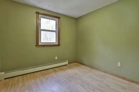 4 Viza Avenue Derry NH 03038