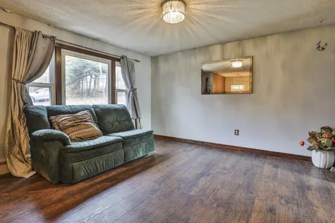 4 Viza Avenue Derry NH 03038