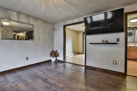 4 Viza Avenue Derry NH 03038