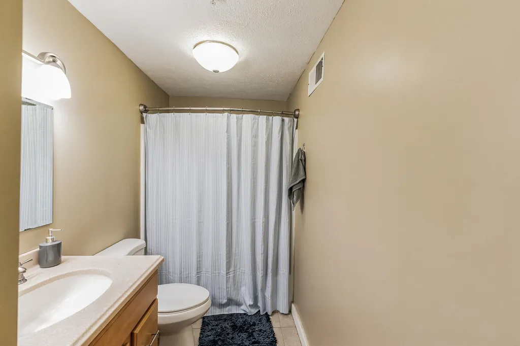 58 Dunn's Bridge Lane Dover NH 03820