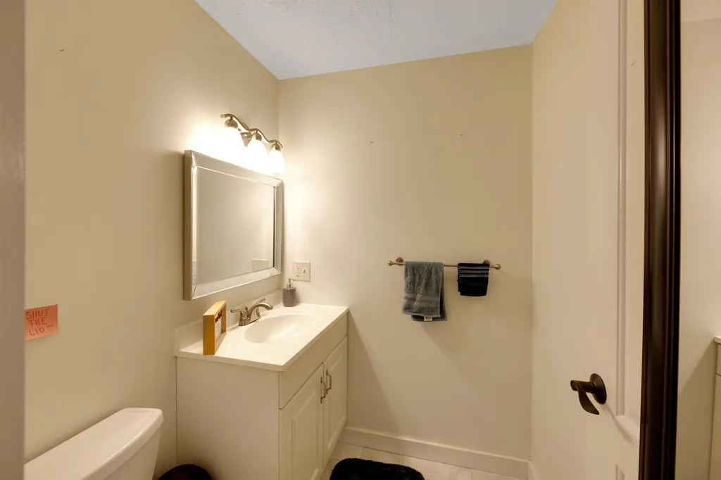 58 Dunn's Bridge Lane Dover NH 03820