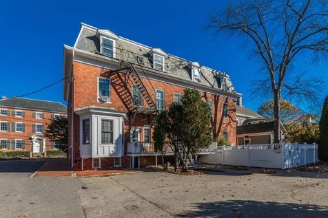 290 Pleasant Street Portsmouth NH 03801
