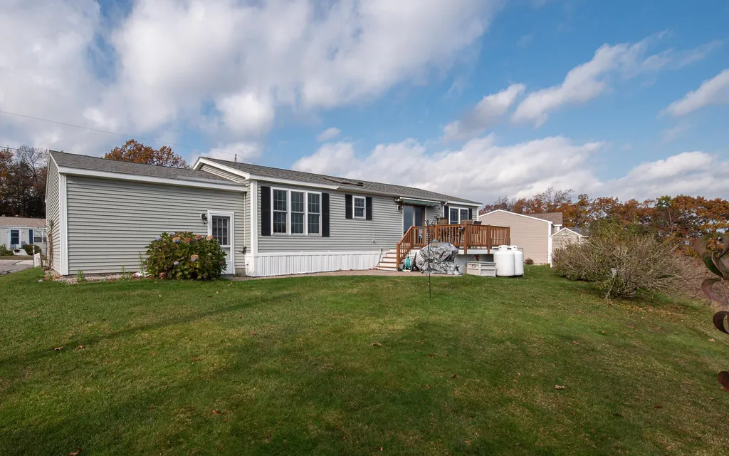 18 Charleston Ridge Hampstead NH 03841