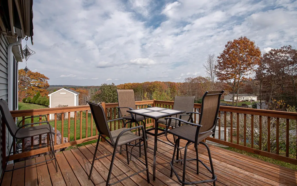 18 Charleston Ridge Hampstead NH 03841