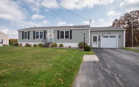 18 Charleston Ridge Hampstead NH 03841