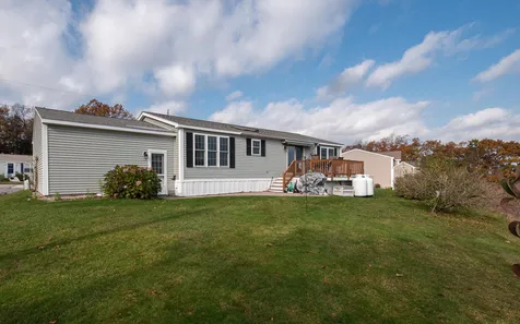 18 Charleston Ridge Hampstead NH 03841