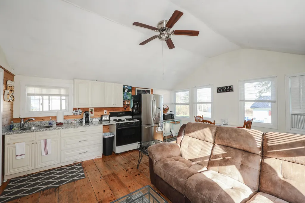 788 Laconia Road Tilton NH 03276