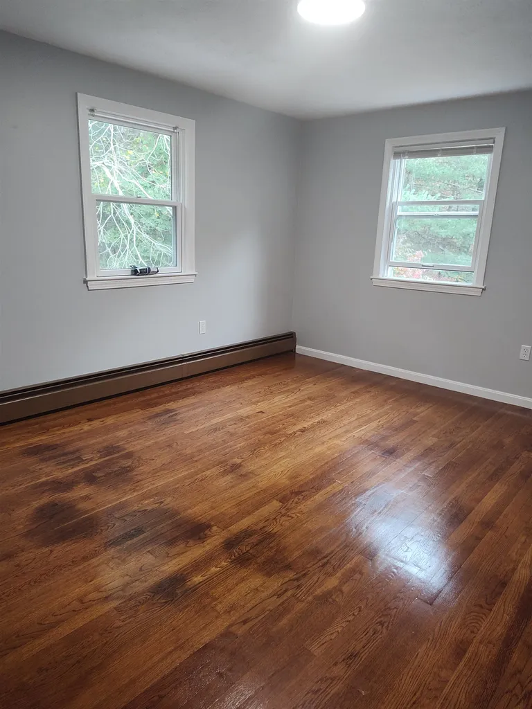 7 Timber Street Londonderry NH 03053