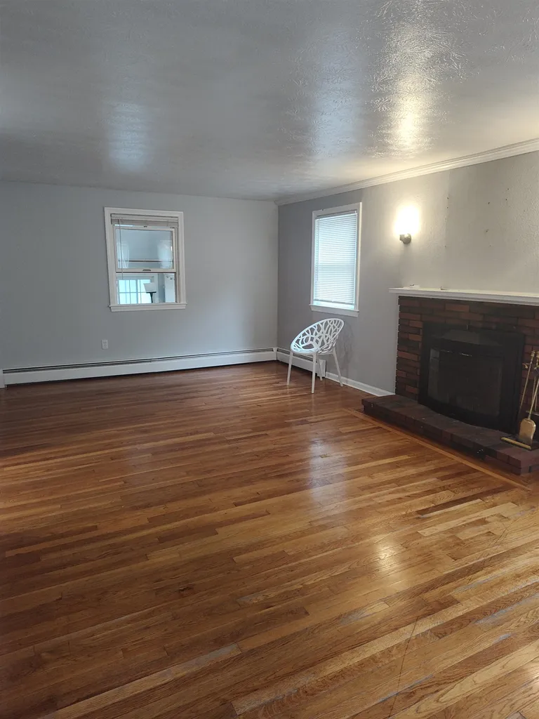 7 Timber Street Londonderry NH 03053