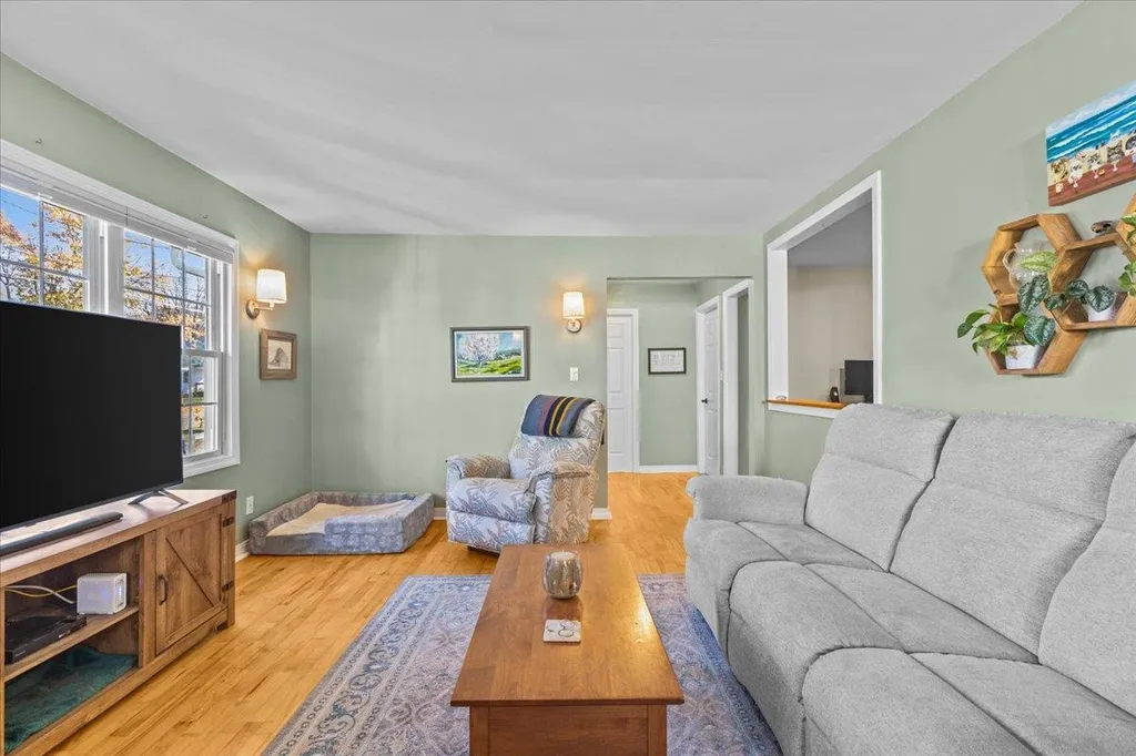 8 Cherokee Avenue Essex Junction VT 05452