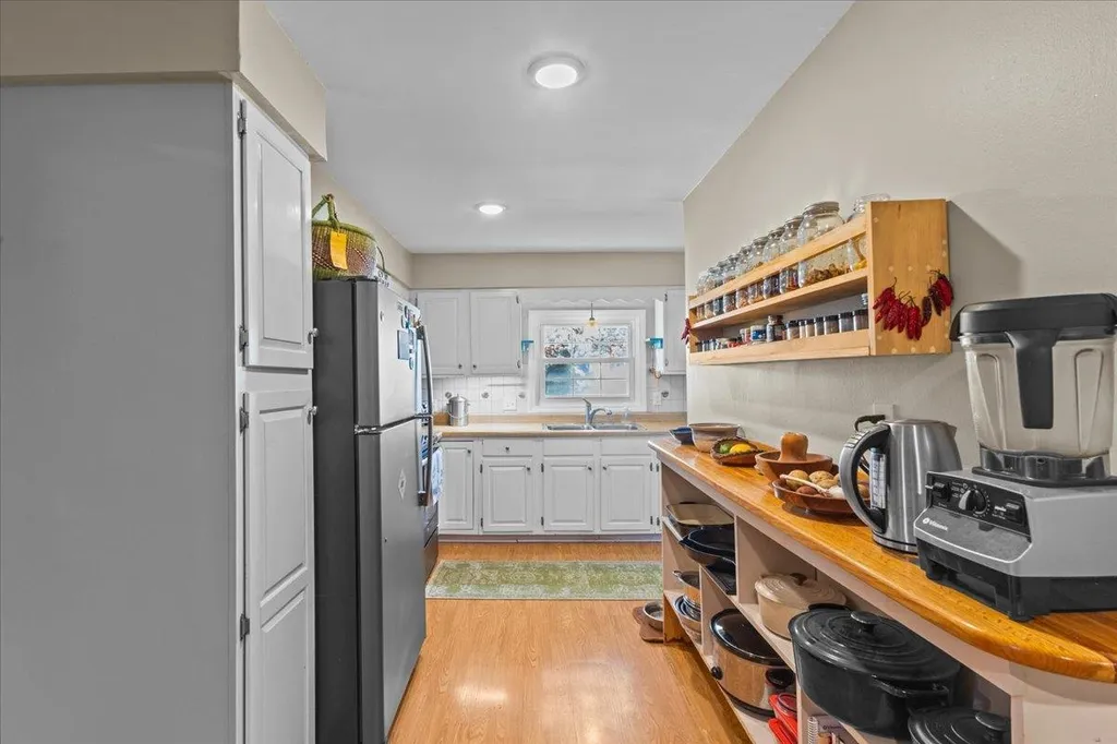8 Cherokee Avenue Essex Junction VT 05452