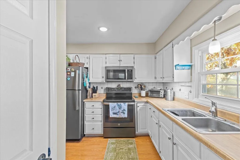 8 Cherokee Avenue Essex Junction VT 05452