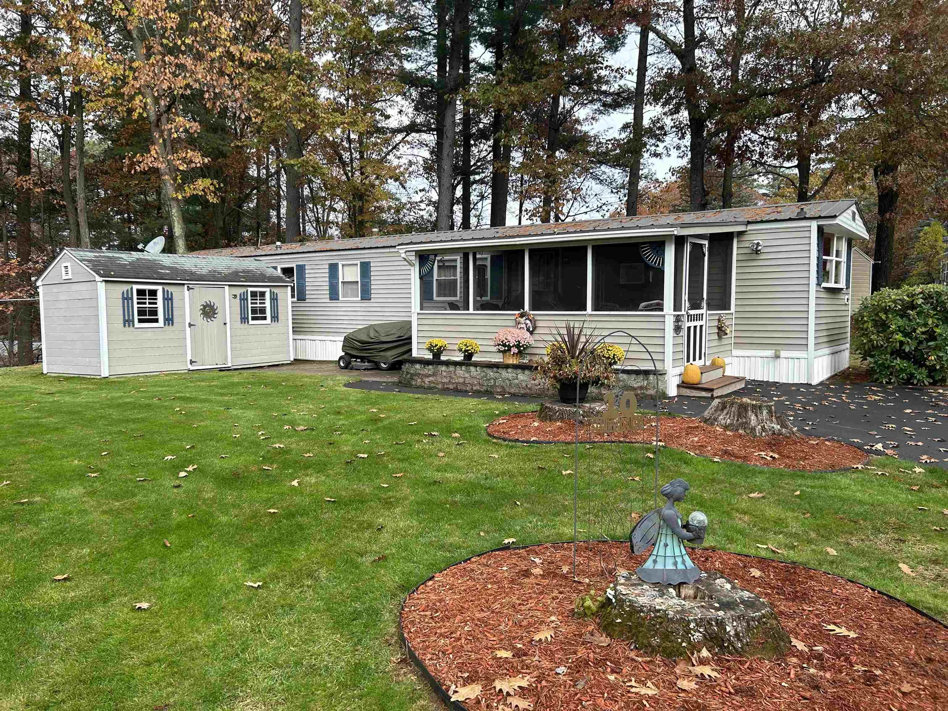 10 Stanwood Drive Nashua NH 03063