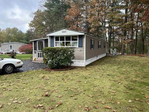 10 Stanwood Drive Nashua NH 03063
