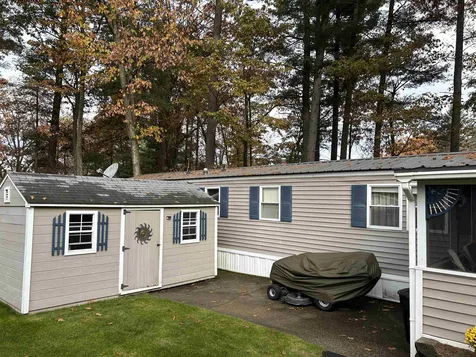 10 Stanwood Drive Nashua NH 03063