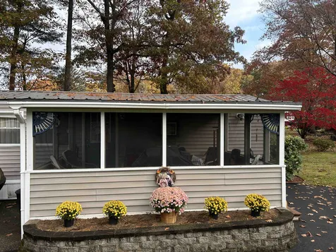 10 Stanwood Drive Nashua NH 03063