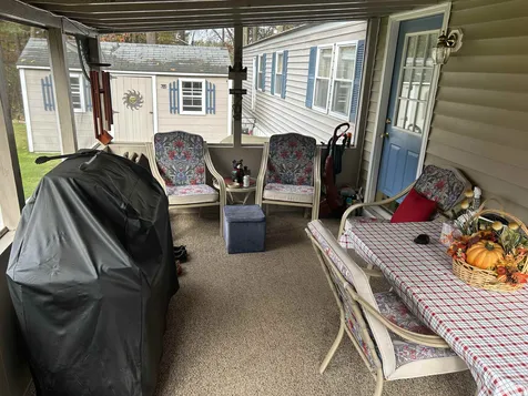 10 Stanwood Drive Nashua NH 03063