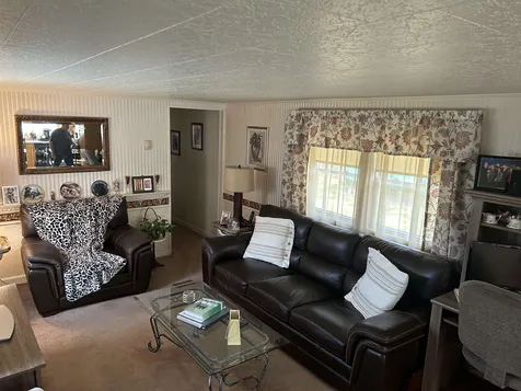10 Stanwood Drive Nashua NH 03063