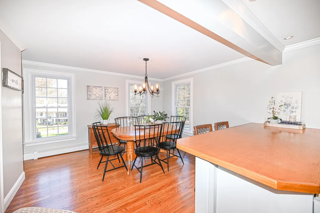 25 Green Meadow Lane Bedford NH 03110