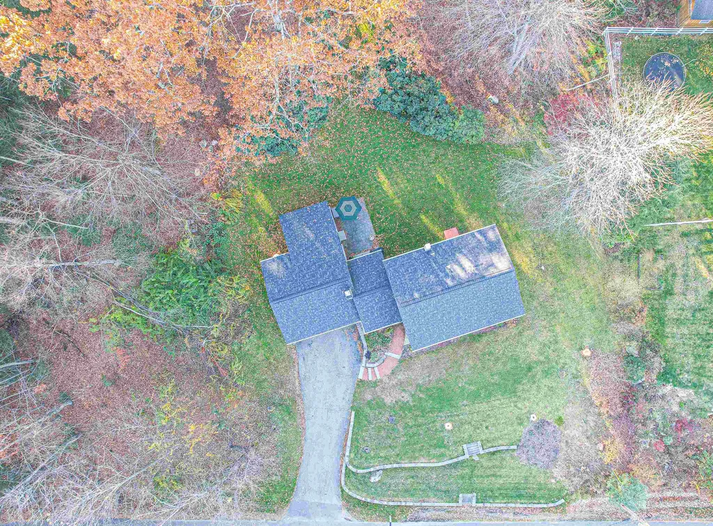 25 Green Meadow Lane Bedford NH 03110