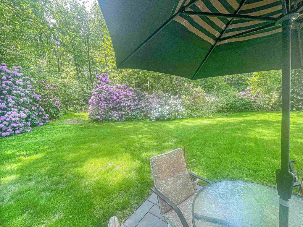 25 Green Meadow Lane Bedford NH 03110