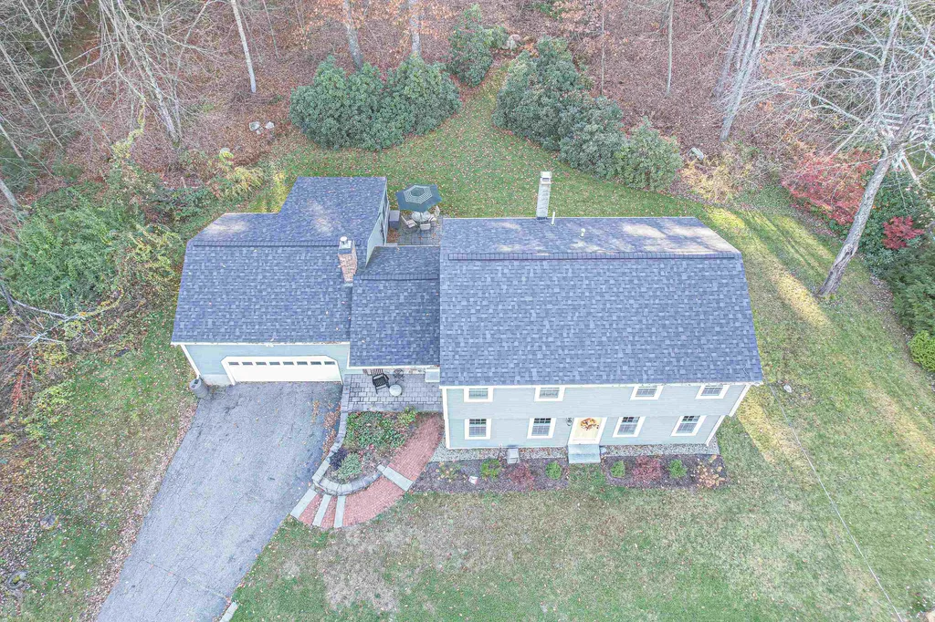25 Green Meadow Lane Bedford NH 03110
