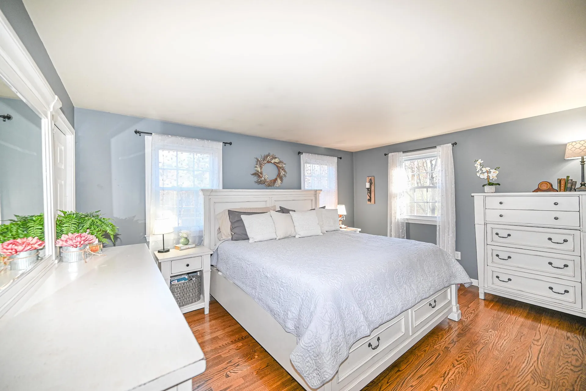 25 Green Meadow Lane Bedford NH 03110