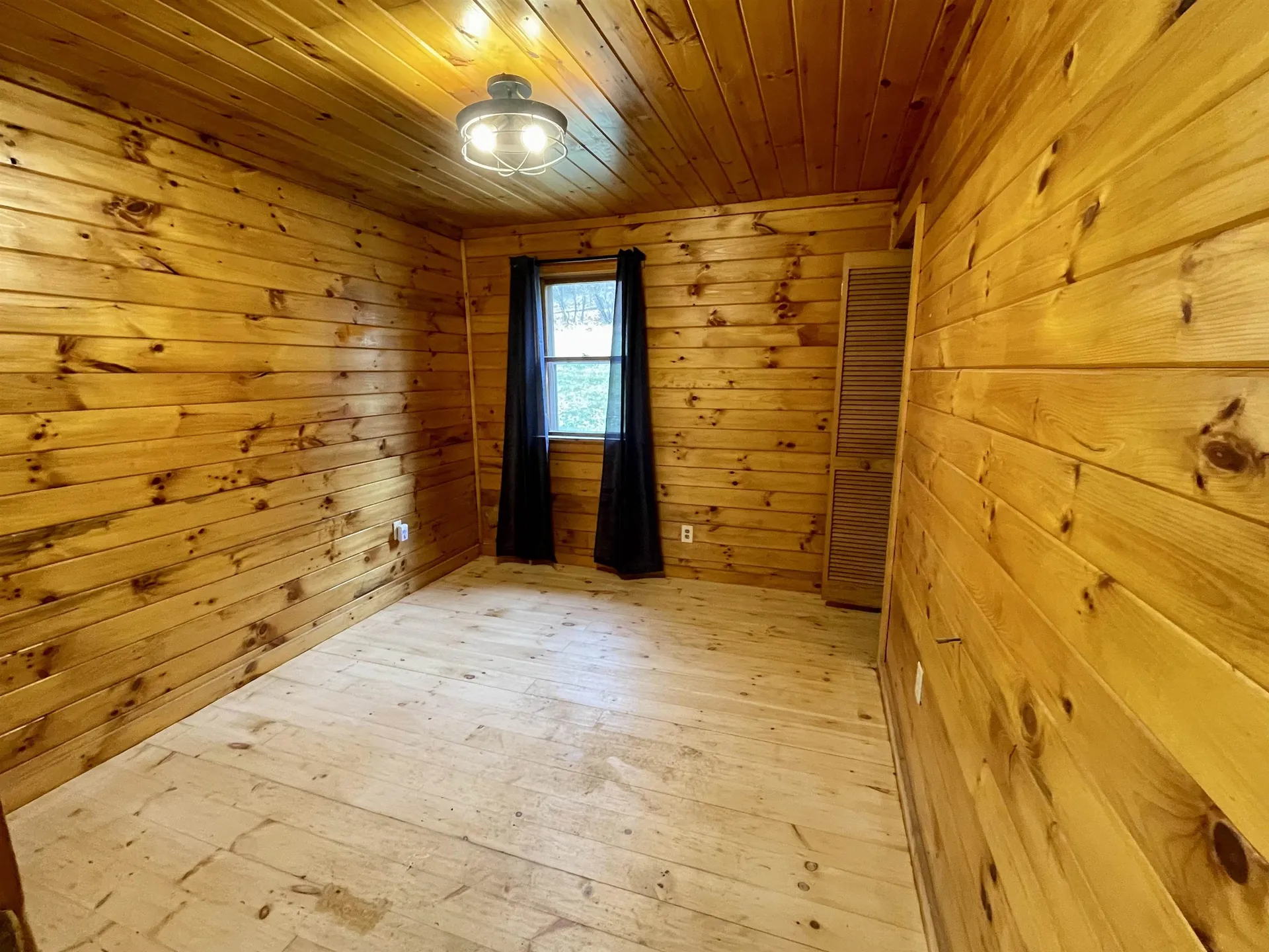 1999 Dexter Mountain Road Glover VT 05839