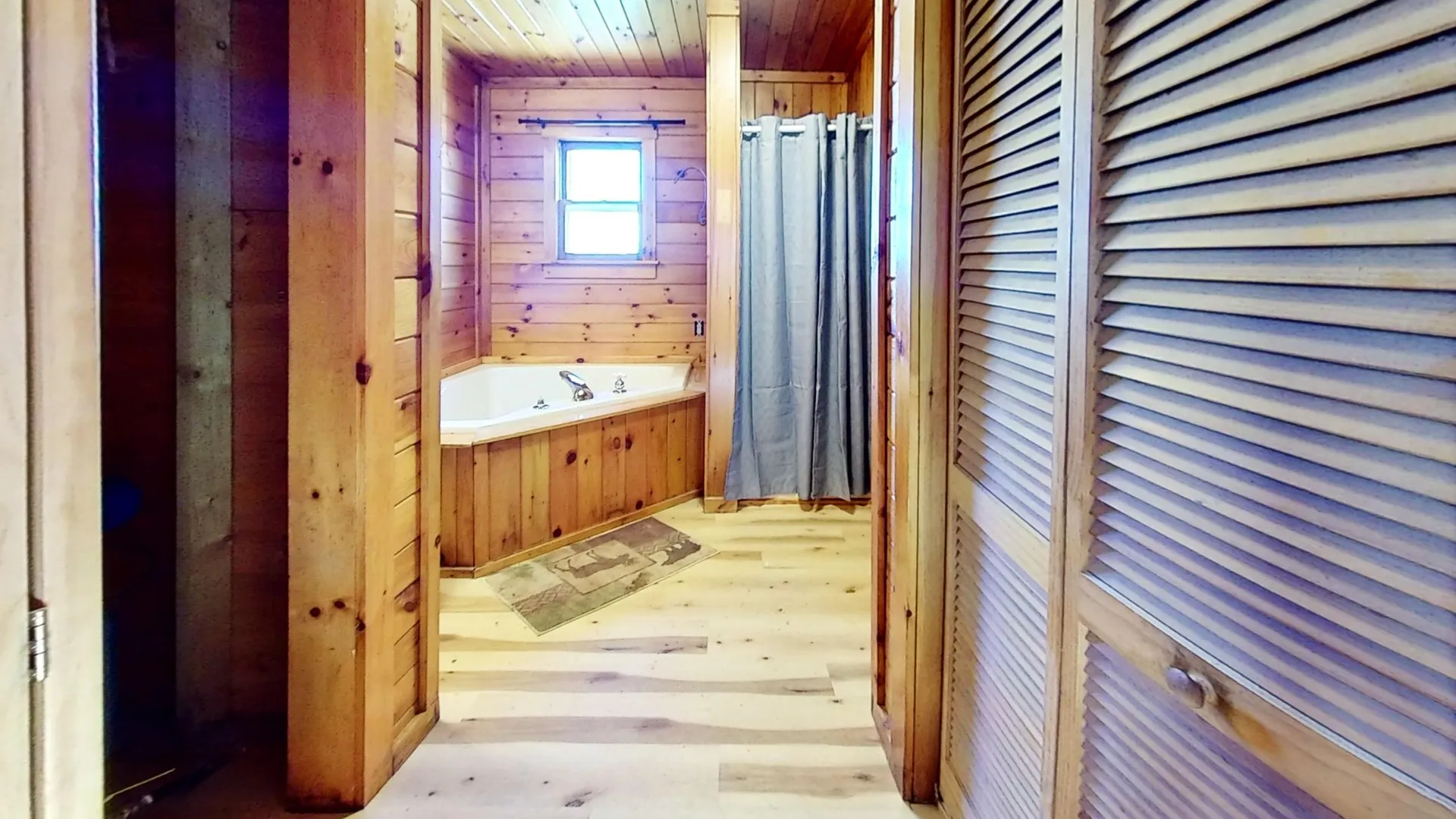 1999 Dexter Mountain Road Glover VT 05839