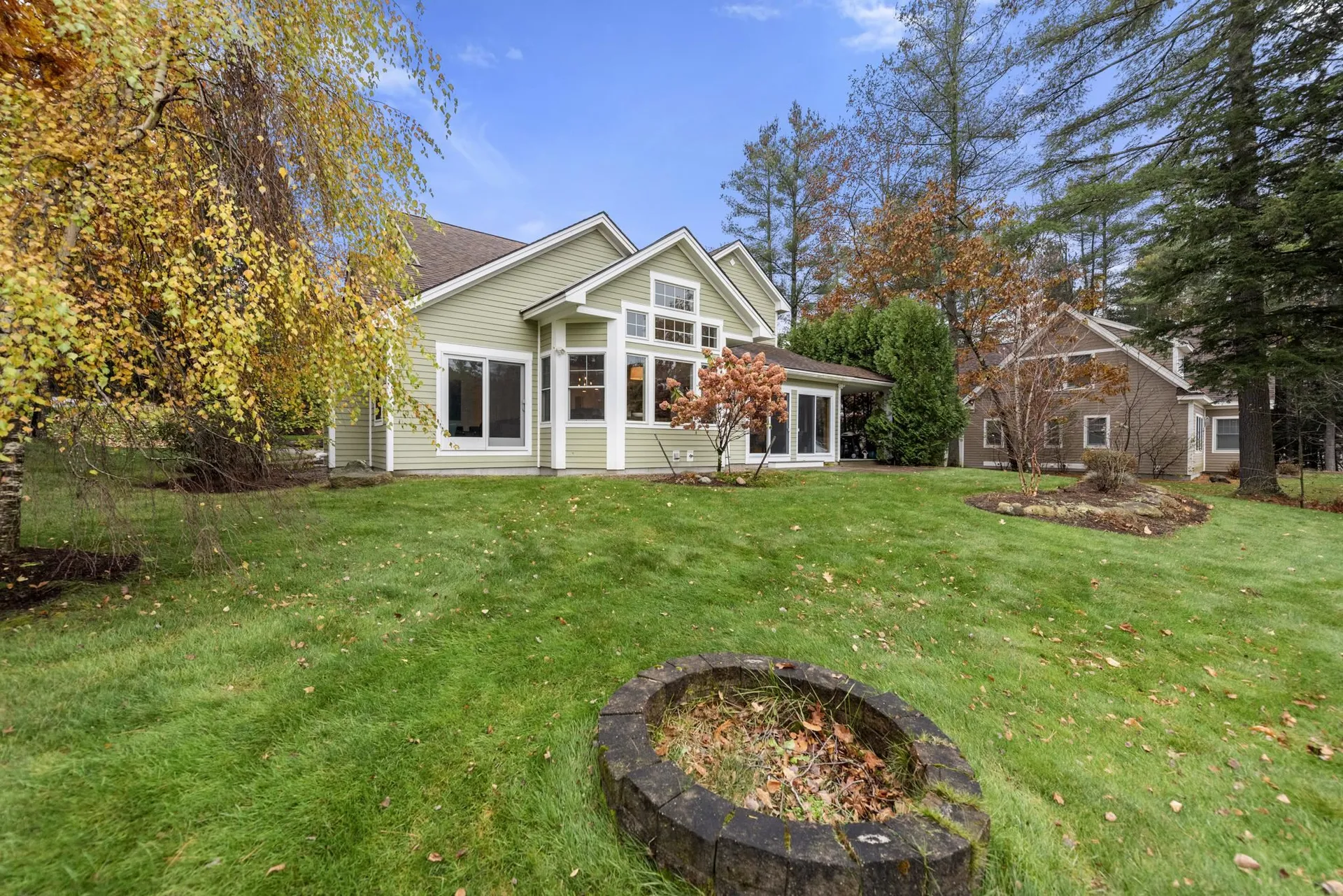 22 Edgewater Lane Thornton NH 03285