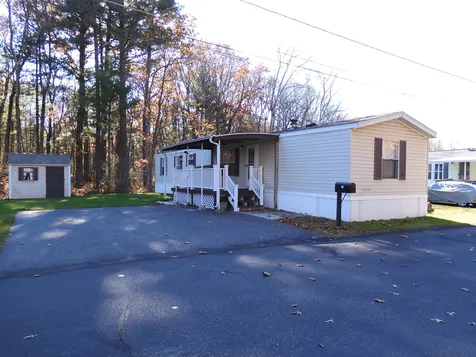 12 Trailerhome Drive Salem NH 03079-2938