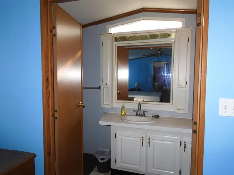 12 Trailerhome Drive Salem NH 03079-2938