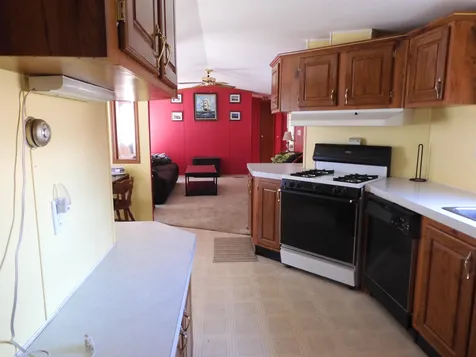 12 Trailerhome Drive Salem NH 03079-2938