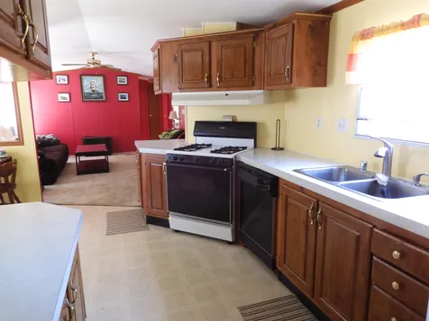 12 Trailerhome Drive Salem NH 03079-2938