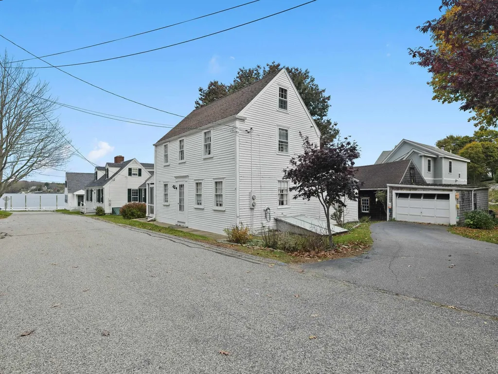 17 Elm Court New Castle NH 03854