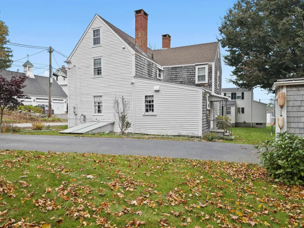 17 Elm Court New Castle NH 03854