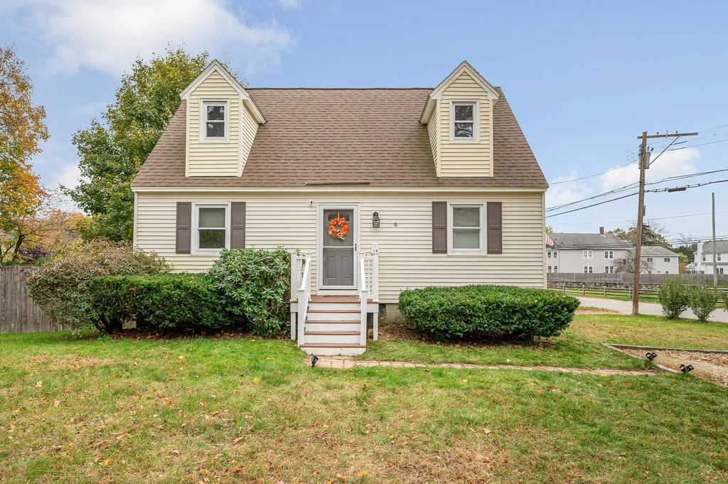 18 Pasadena Avenue Nashua NH 03064
