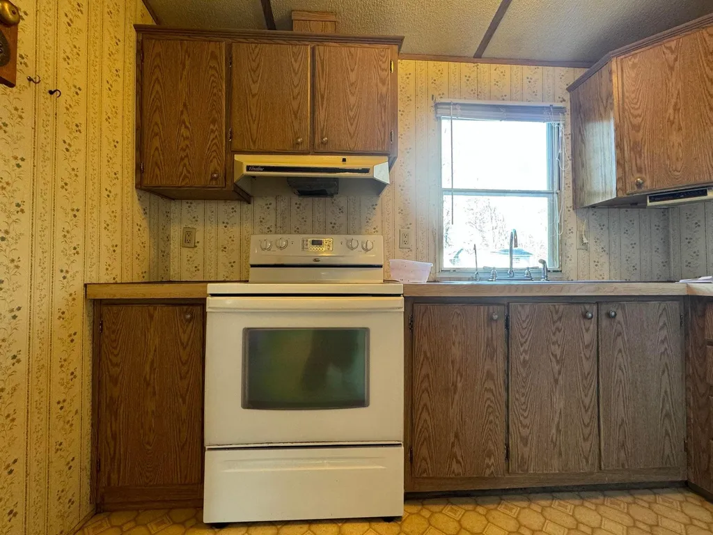 63 Briarwood Road Lebanon ME 04027-3424