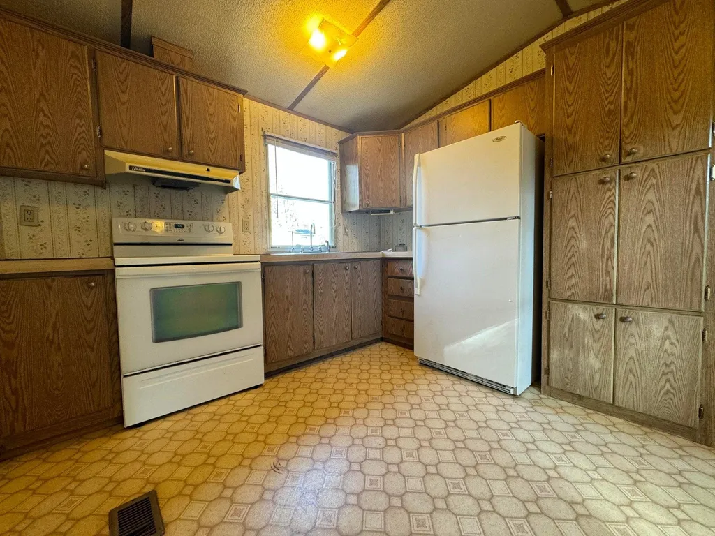 63 Briarwood Road Lebanon ME 04027-3424