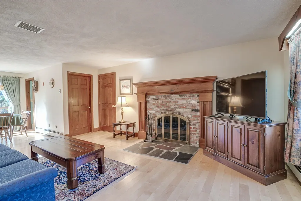 10 Hilltop Road Plaistow NH 03865