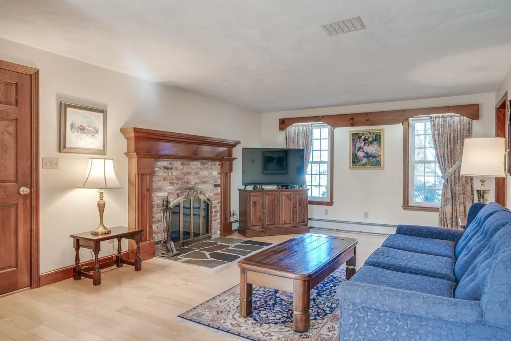 10 Hilltop Road Plaistow NH 03865