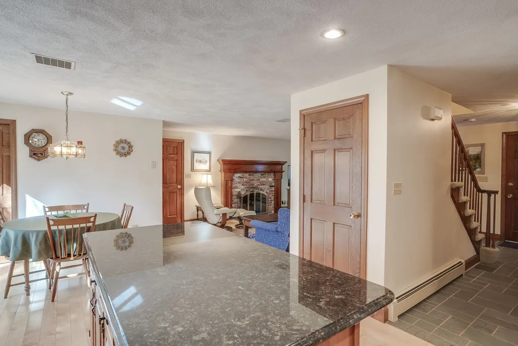 10 Hilltop Road Plaistow NH 03865
