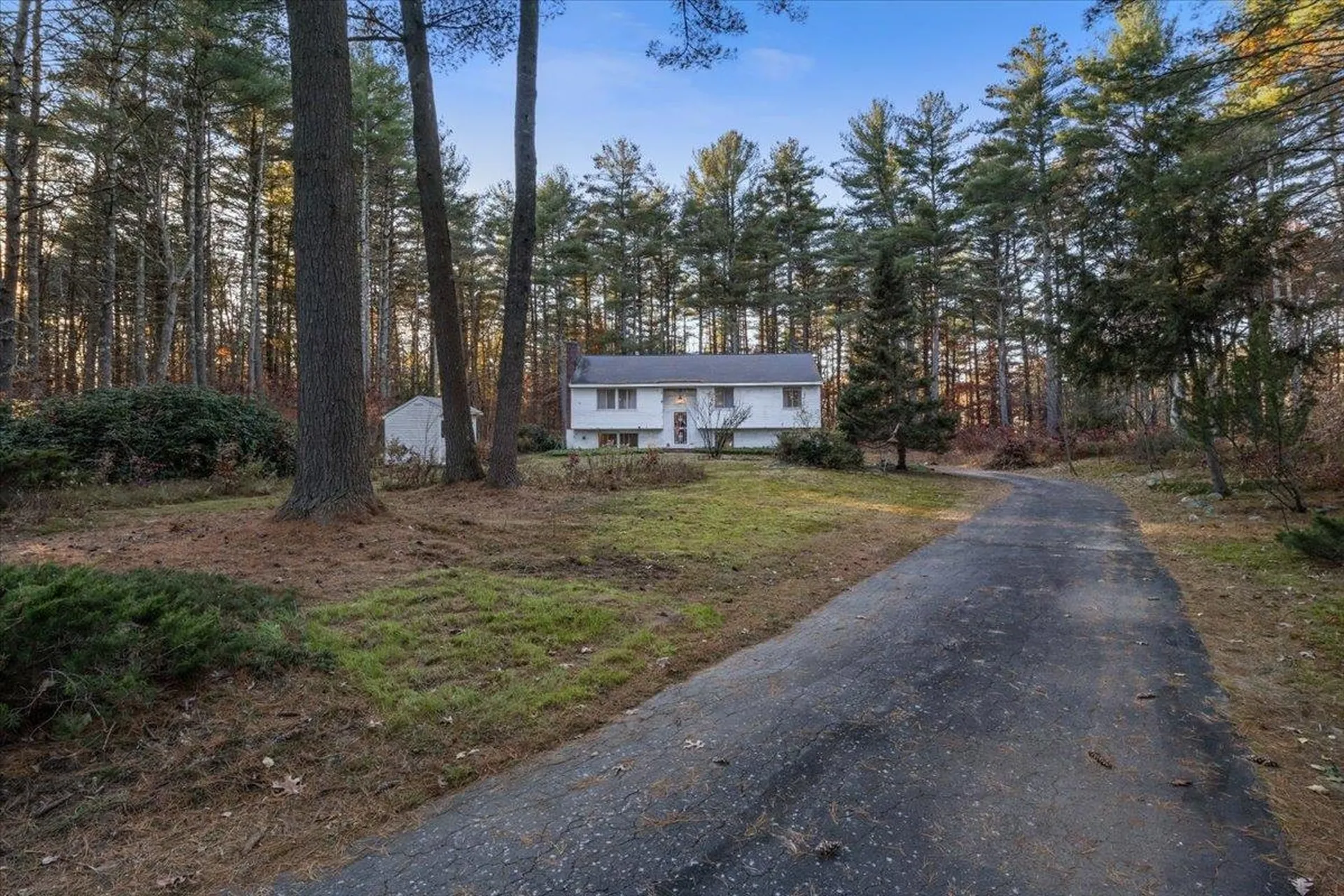 5 Finch Court Litchfield NH 03052