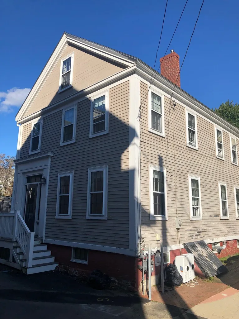 18 Melcher Street Portsmouth NH 03801