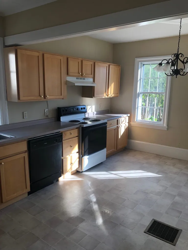 18 Melcher Street Portsmouth NH 03801