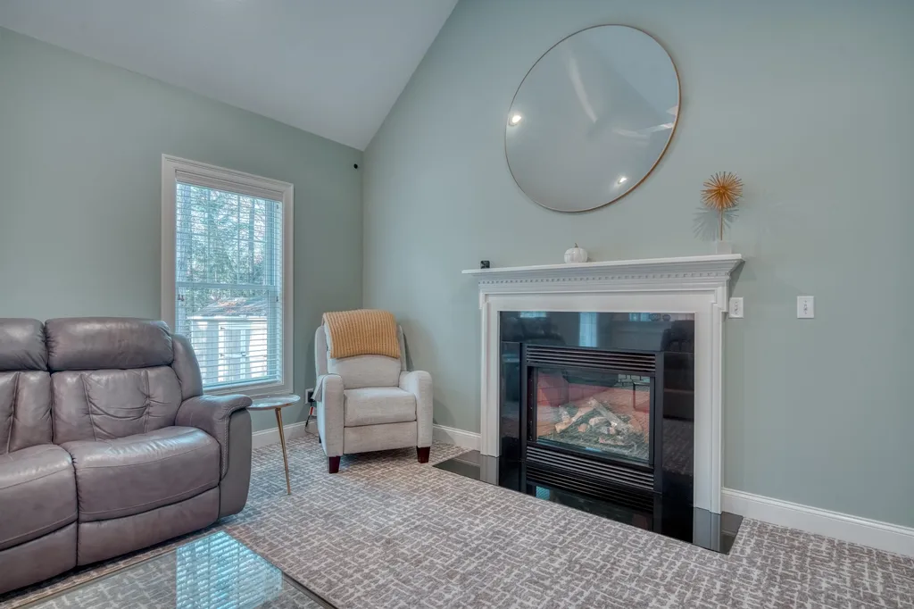 9 Carriage Hill Lane Dover NH 03820