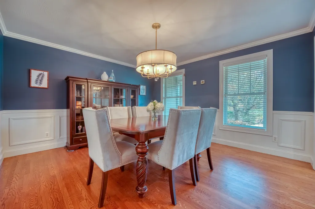 9 Carriage Hill Lane Dover NH 03820