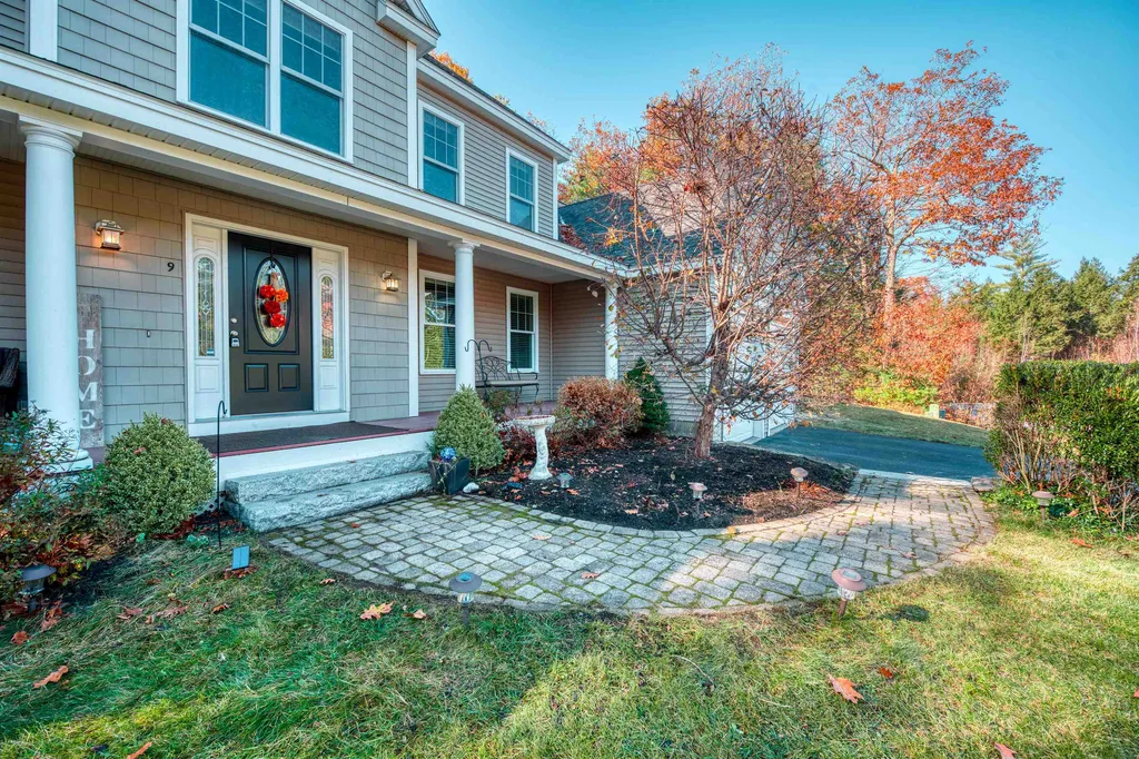 9 Carriage Hill Lane Dover NH 03820