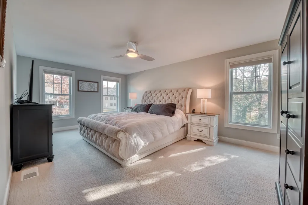 9 Carriage Hill Lane Dover NH 03820