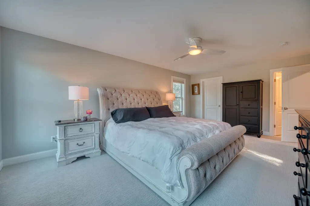 9 Carriage Hill Lane Dover NH 03820